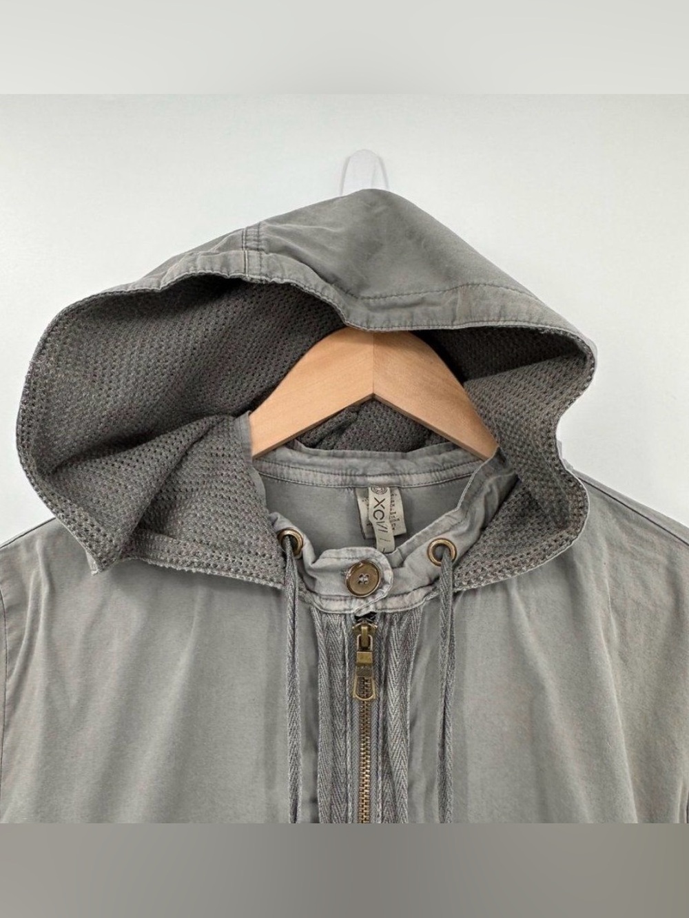 XCVI Soft Gray Utility Windbreaker Jacket Full Zip Longsleeve Hoodie Ruched Mes - Picture 4 of 16
